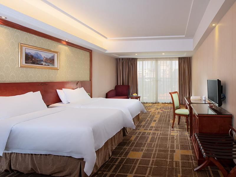 Vienna Hotel Dongguan Hou Street Wanda Plaza Exterior photo