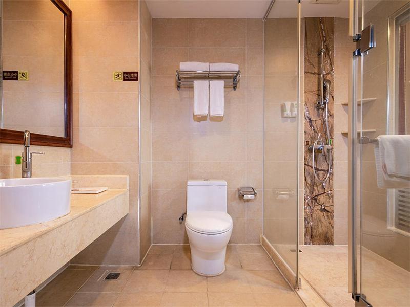 Vienna Hotel Dongguan Hou Street Wanda Plaza Exterior photo